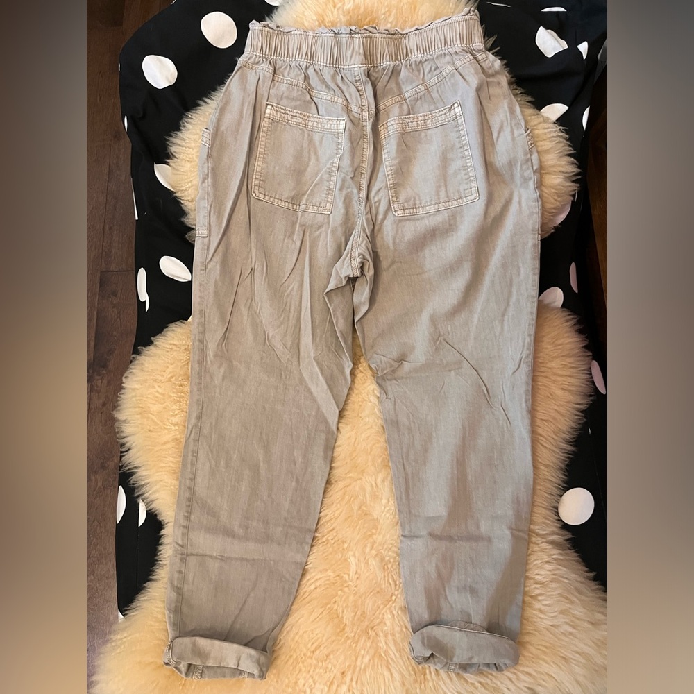 NWOT Old Navy slouchy pants, khaki - Picture 2 of 7
